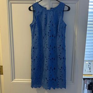 Ann Taylor Petite blue floral lace shift dress